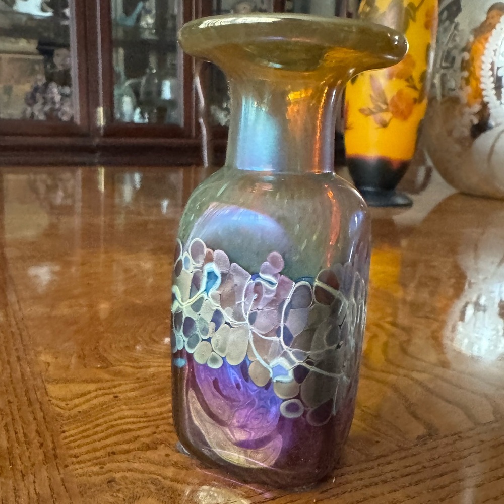 Robert Held Iridescent Bud Vase - Warm Amber - 4” Square - SIGNED - Picture 3 of 6